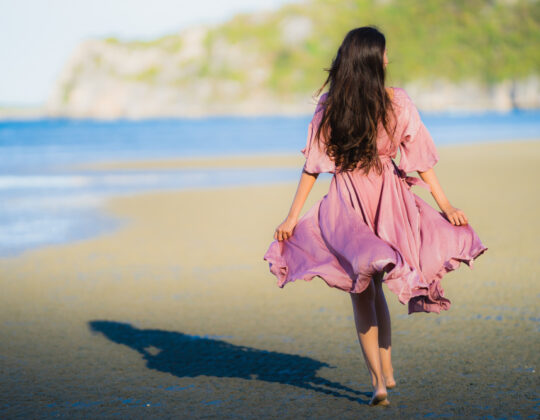 Cum să porți kimono-ul pe plajă cu încredere