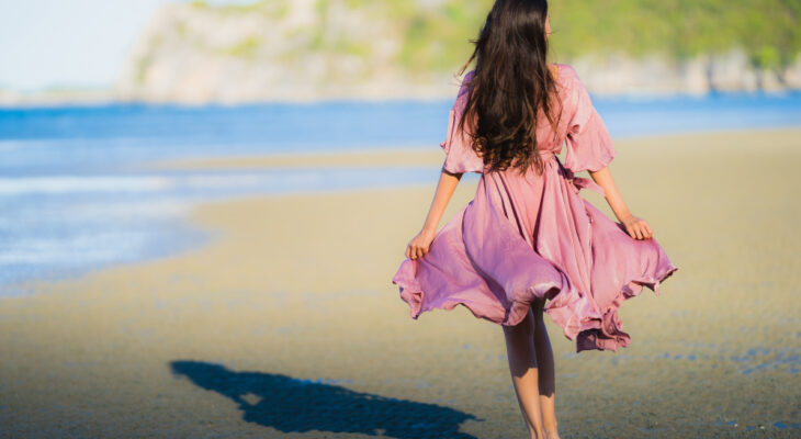 Cum să porți kimono-ul pe plajă cu încredere