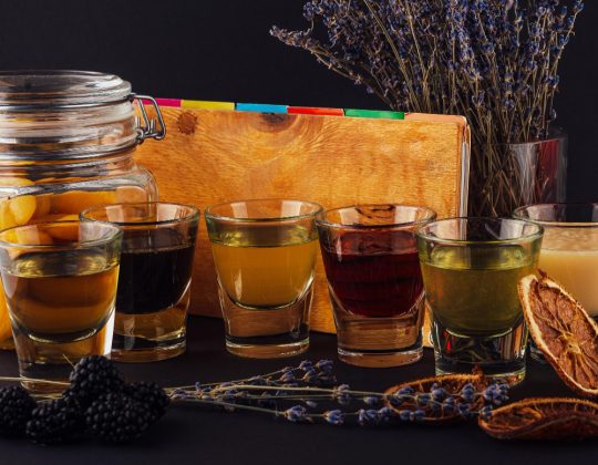 5 băuturi românești tradiționale de degustat